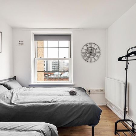 Sleek Shoreditch Hideout - 2 Bed Gem With Balcony In Central Лондон Екстериор снимка
