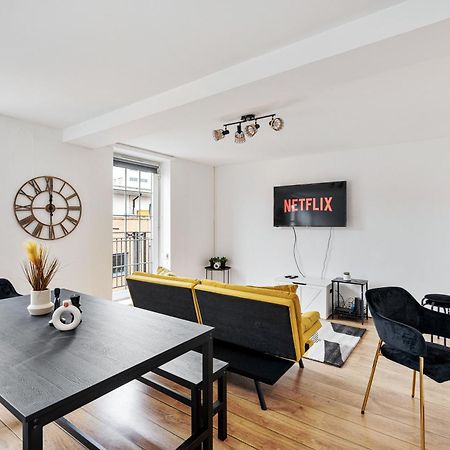 Sleek Shoreditch Hideout - 2 Bed Gem With Balcony In Central Лондон Екстериор снимка