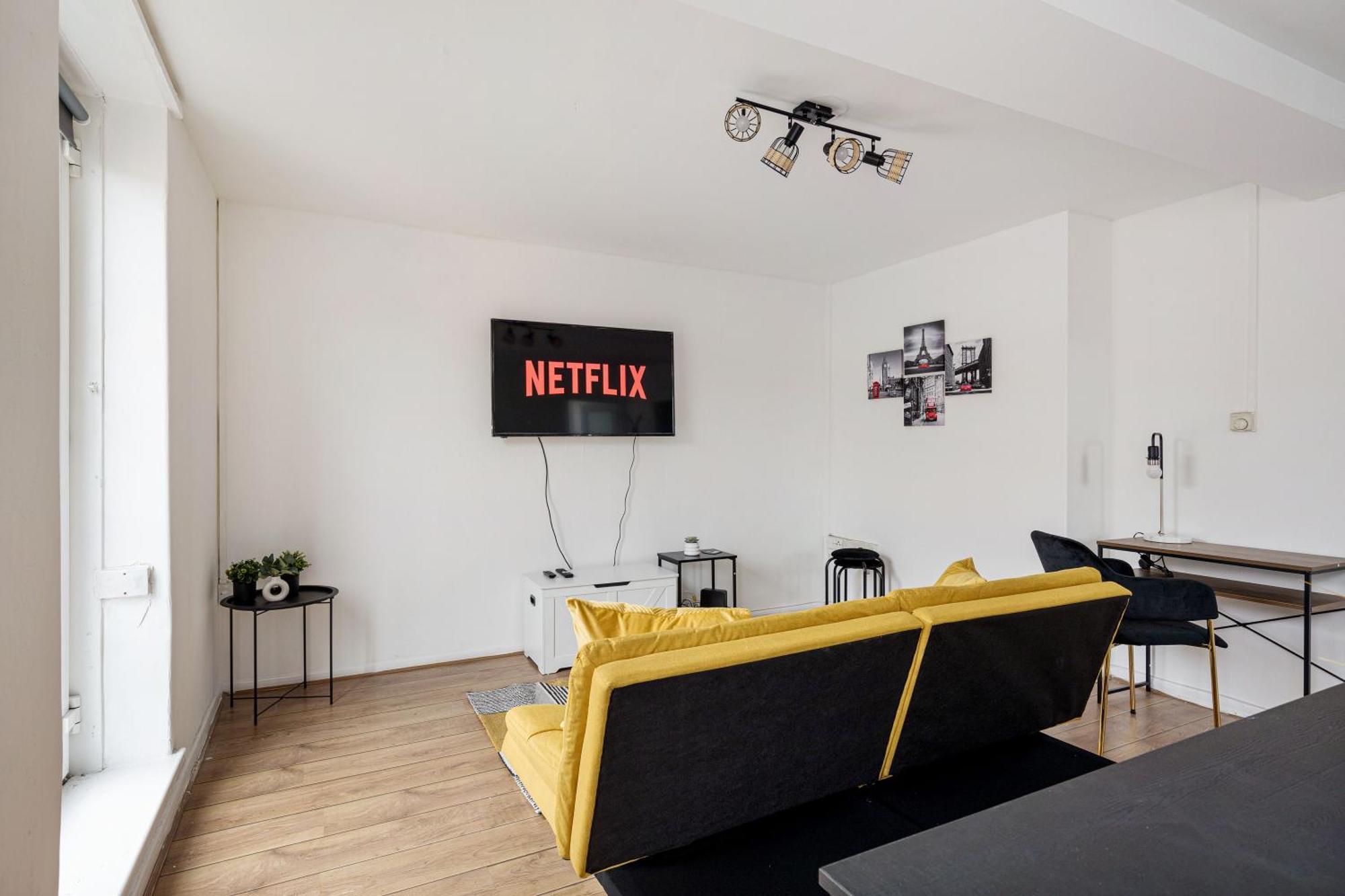 Sleek Shoreditch Hideout - 2 Bed Gem With Balcony In Central Лондон Екстериор снимка