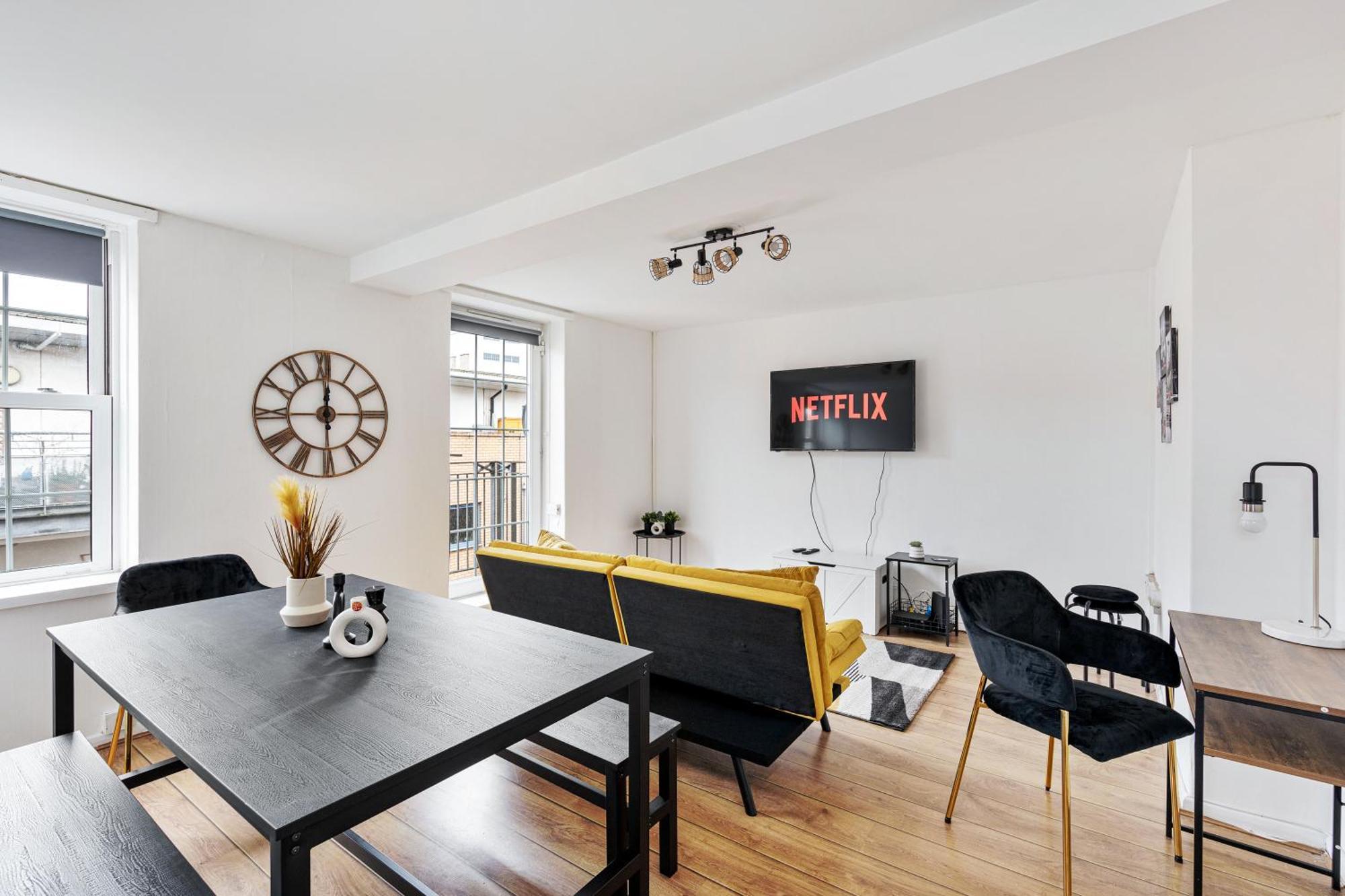 Sleek Shoreditch Hideout - 2 Bed Gem With Balcony In Central Лондон Екстериор снимка