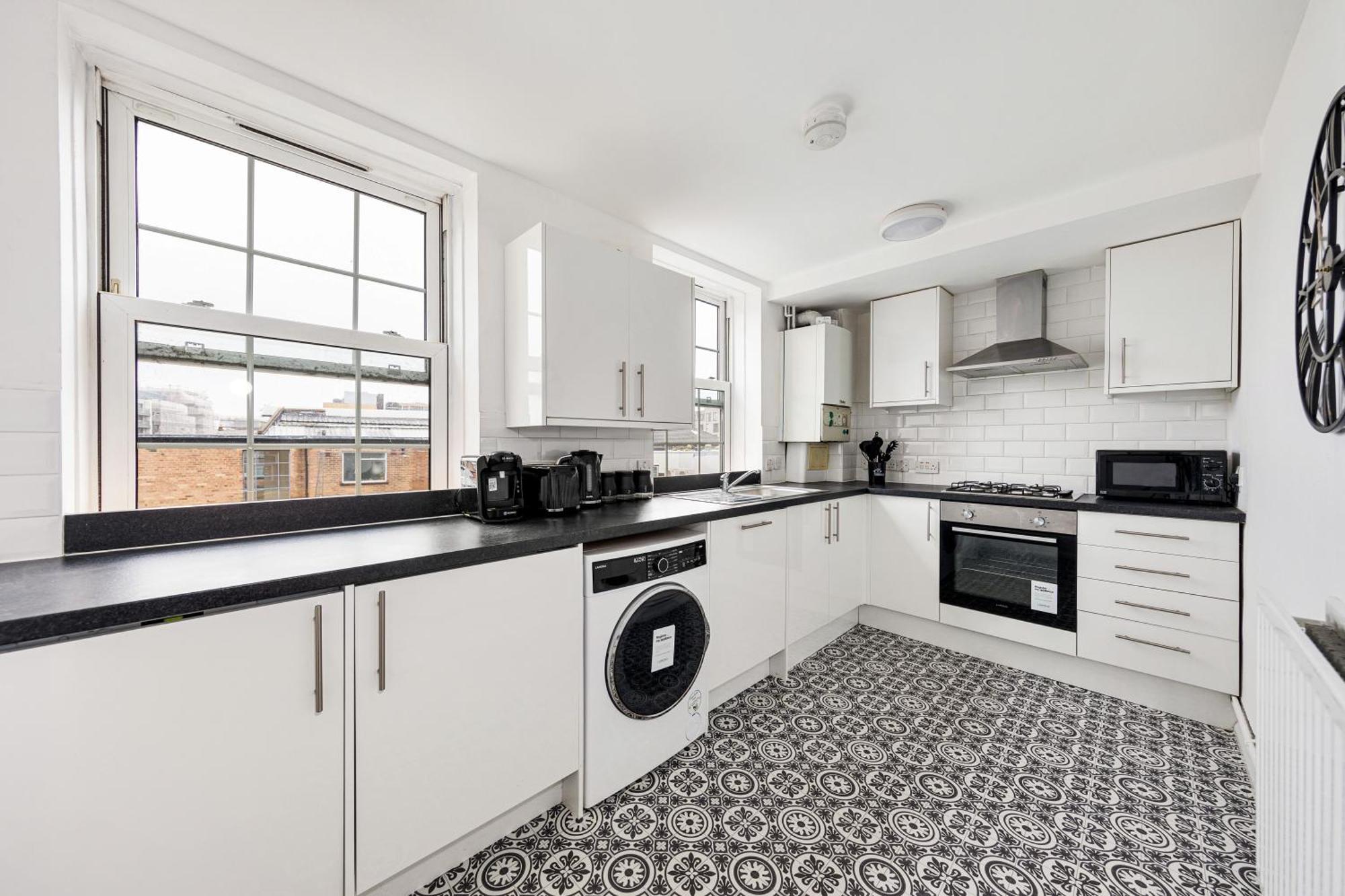 Sleek Shoreditch Hideout - 2 Bed Gem With Balcony In Central Лондон Екстериор снимка