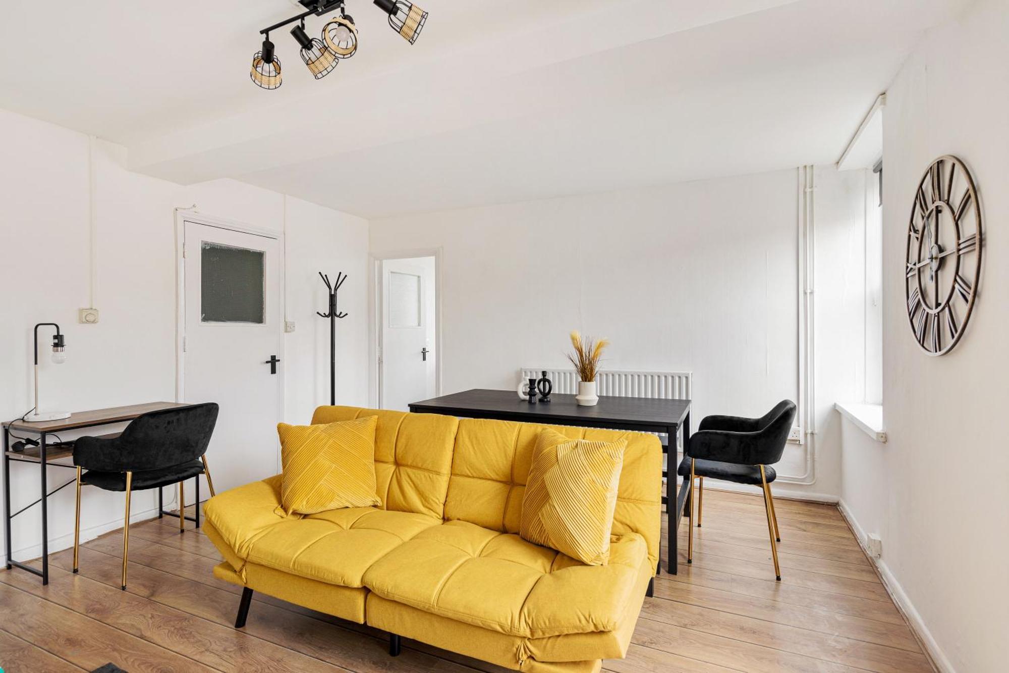 Sleek Shoreditch Hideout - 2 Bed Gem With Balcony In Central Лондон Екстериор снимка