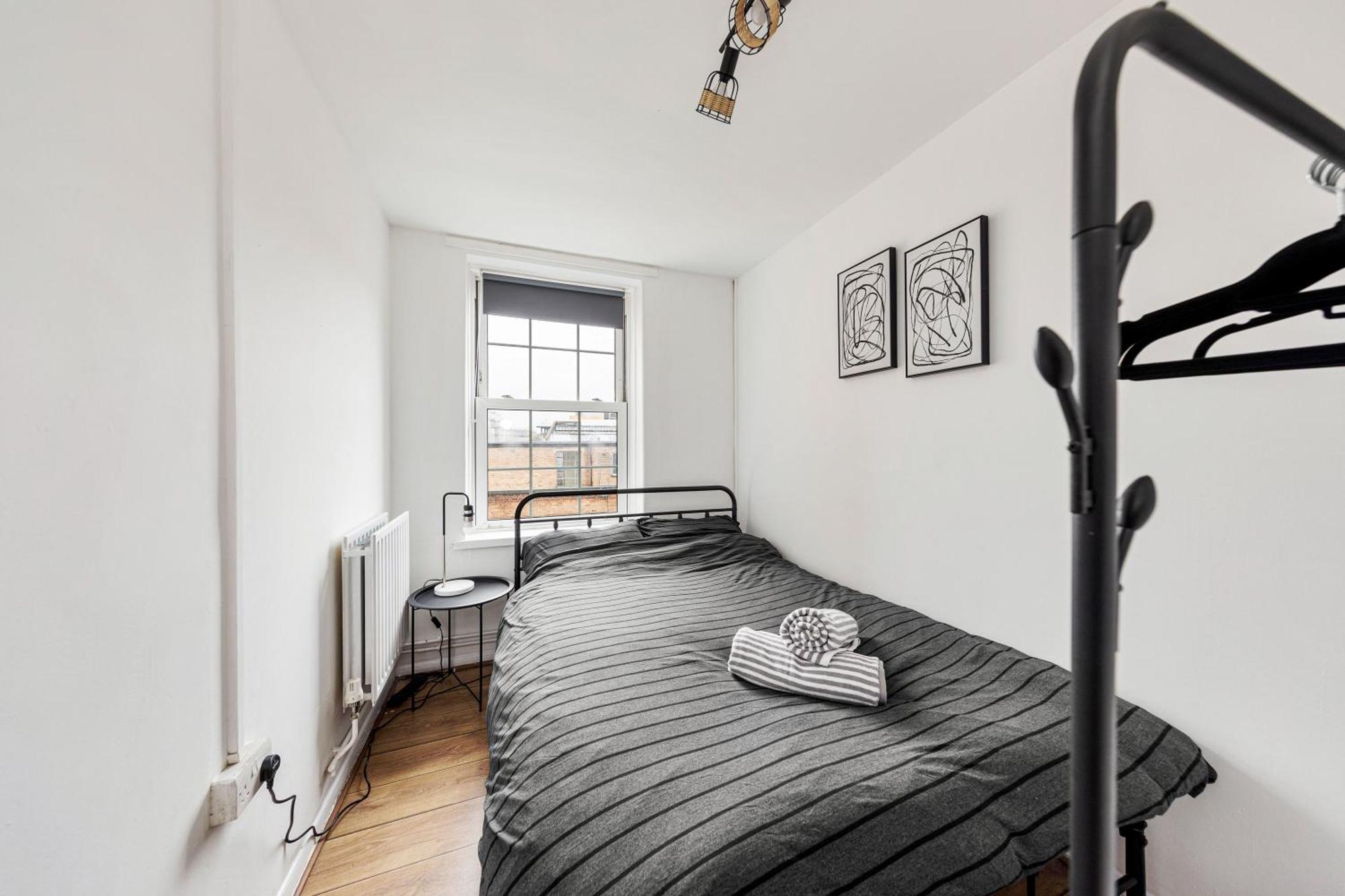 Sleek Shoreditch Hideout - 2 Bed Gem With Balcony In Central Лондон Екстериор снимка